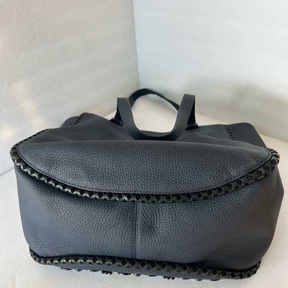 Kate Spade NWOT Large Navy Blue Pebble Leather Tote - Picture 4 of 11